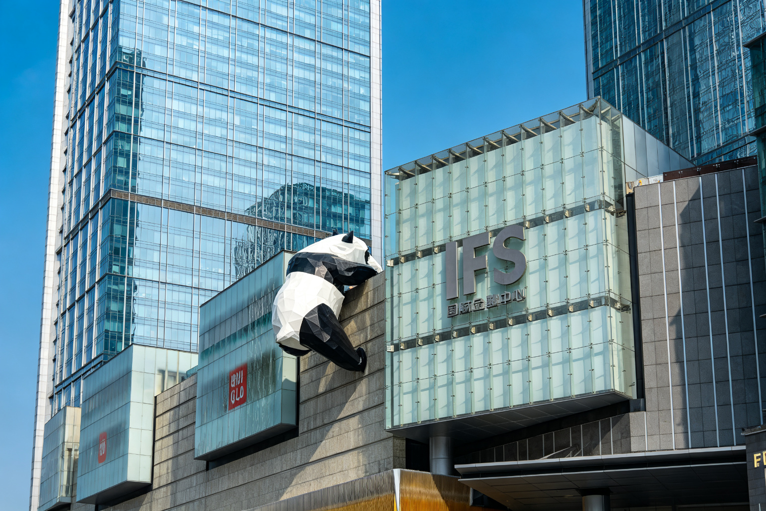 #3 Chengdu IFS and the Climbing Panda